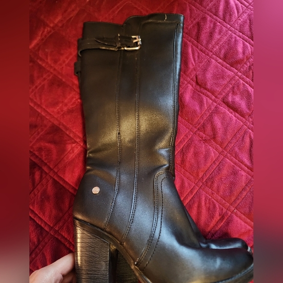 Below the knee boots size 6 - Picture 3 of 8